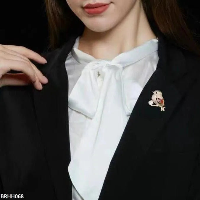 Beautiful Sparrow Brooch