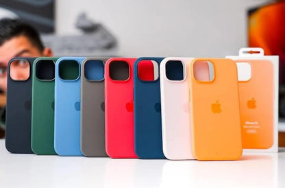 iPhone 15 / 15 Pro Official Case - Silicone Mobile Cover